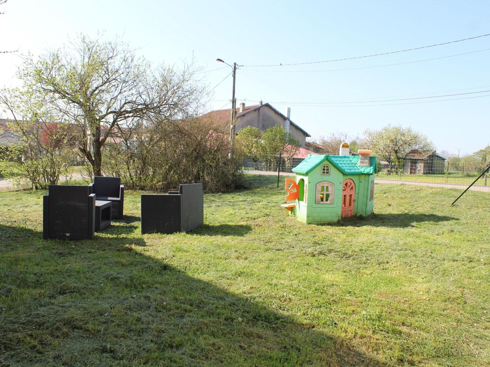 Gite Familial Et Equipe A La Campagne Avec Terrasse, Pres De Pont-A-Mousson Et De Nombreuses Activites - Fr-1-584-73 Lironville Exterior foto